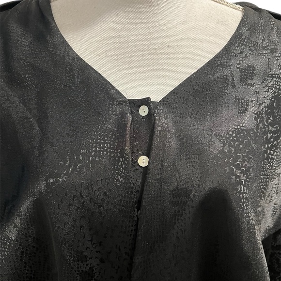 Simonton Says Top Women’s Size 1X Black Long Sleeve Ruffled - Picture 2 of 5